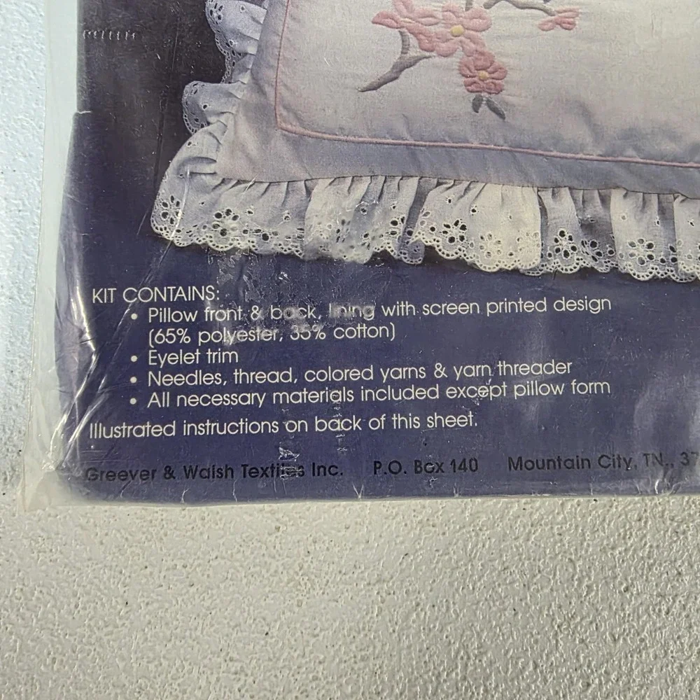 Stitch 'n Puff Orange Blossom Floral Eyelet Pillow Cover‎ Kit 16x16 403 New
